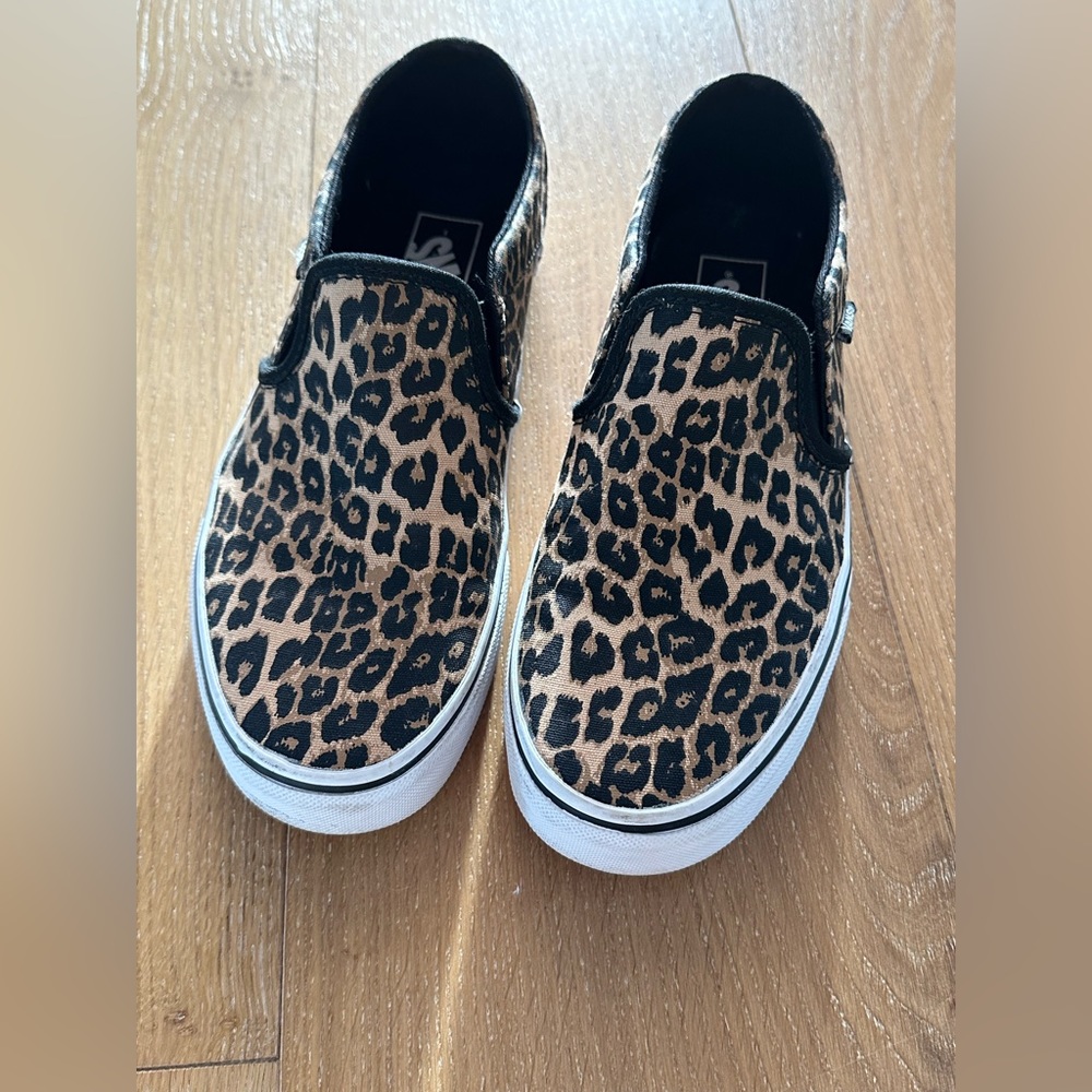 Vans Classic slip on leopard print US women’s size 8